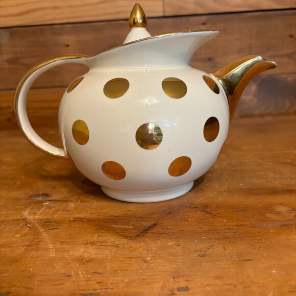 Hall's Superior Quality Kitchenware Teapot - Picture 2 of 7